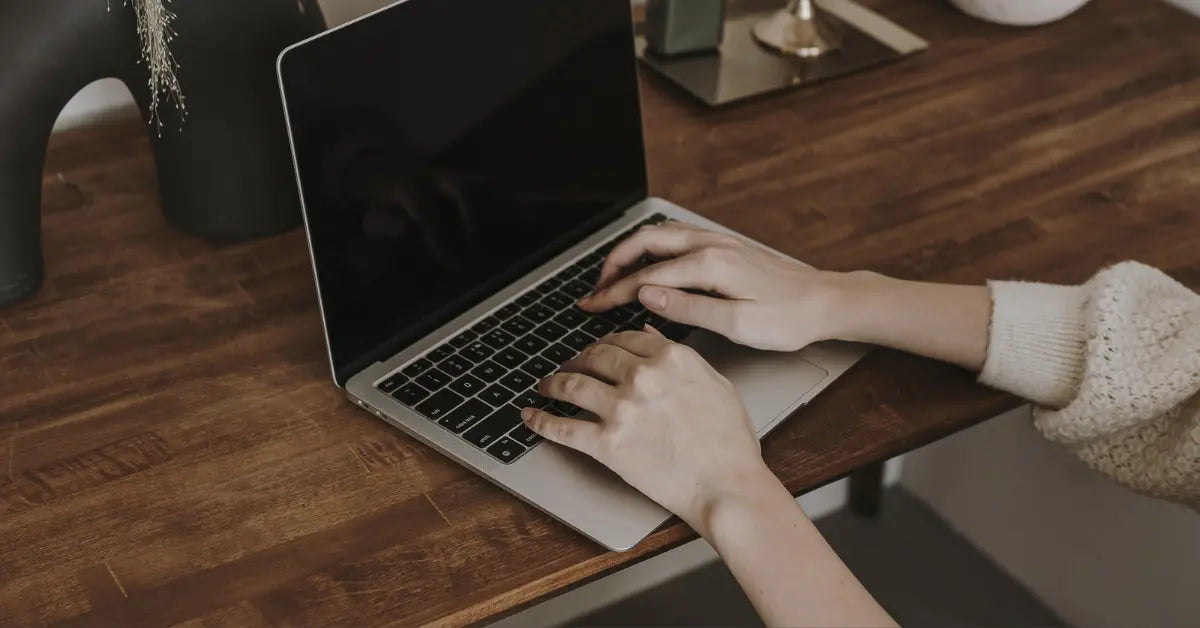 How to Maximize Workspace on a Small Computer Table