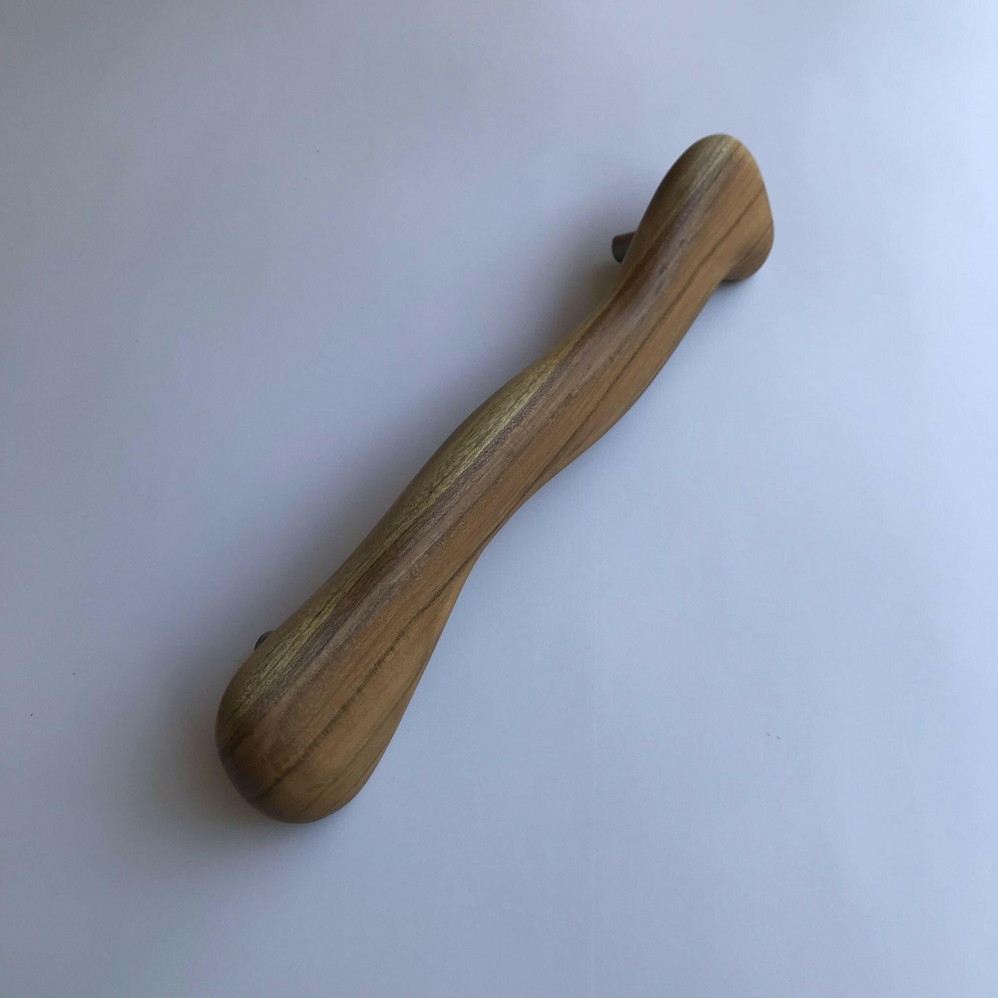 Wood Ceylon smooth wooden handle with ergonomic curved design for furniture or drawers